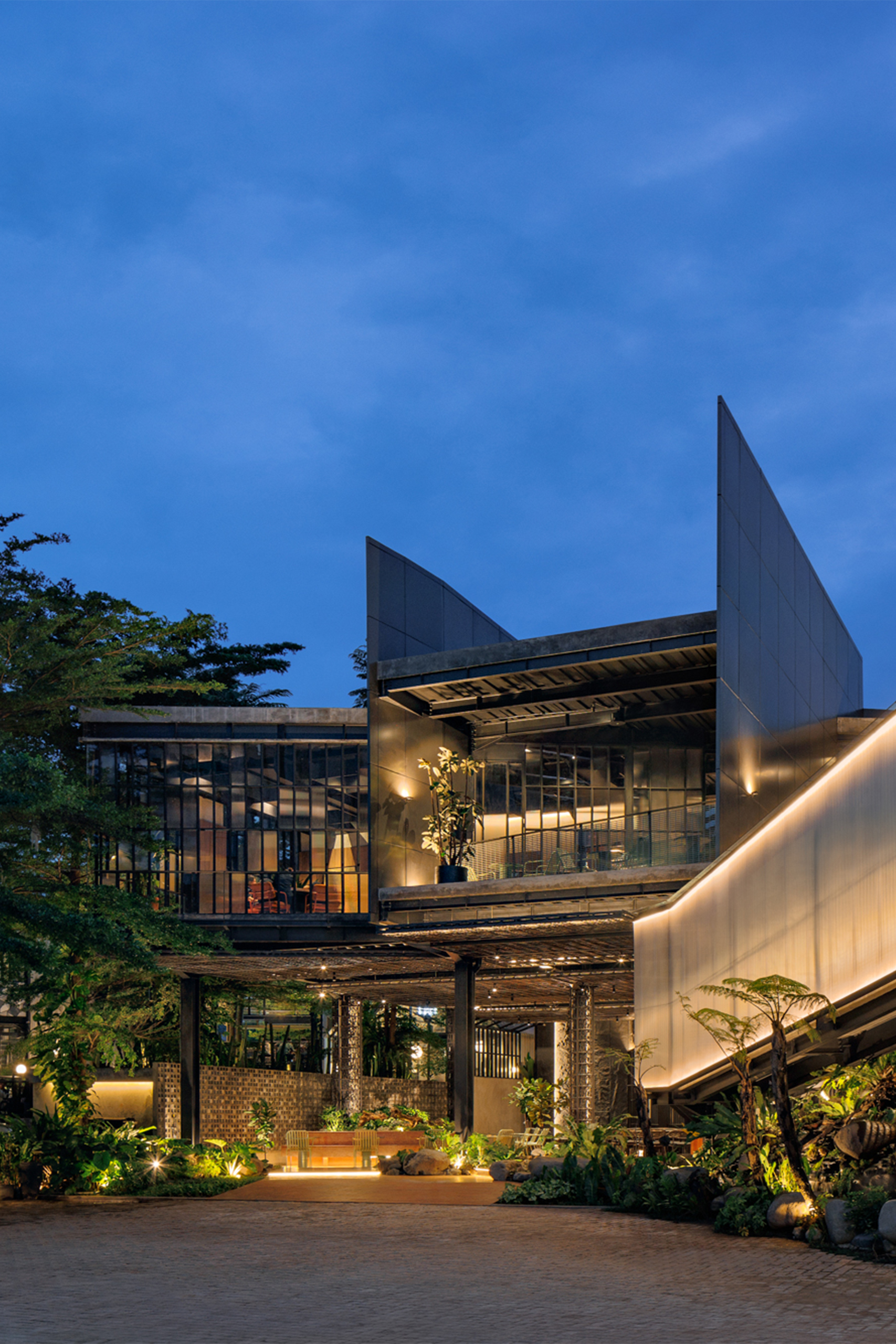 Two Stories <br>
<small style='font-size:10pt;'>

Alam Sutera, Tangerang
</small>